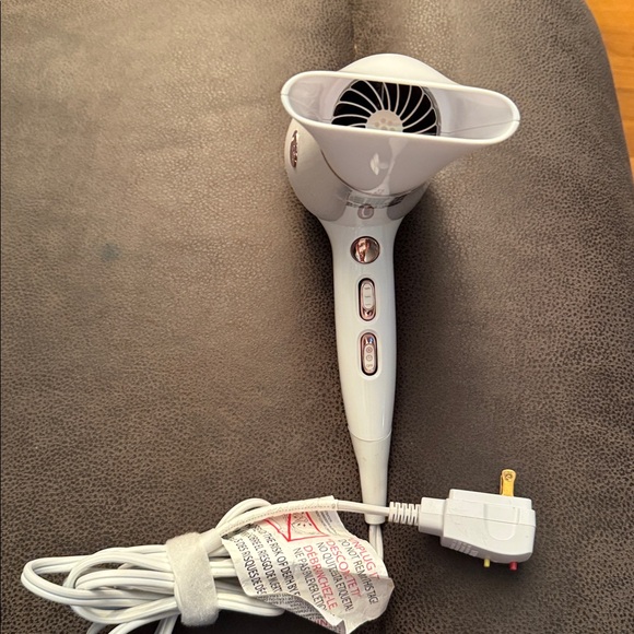 T3 73835 Featherweight 2 Professional Salon Hair Dryer - White & Rose Gold - Picture 4 of 5